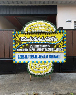 Papan Bunga Duka di Sangaji